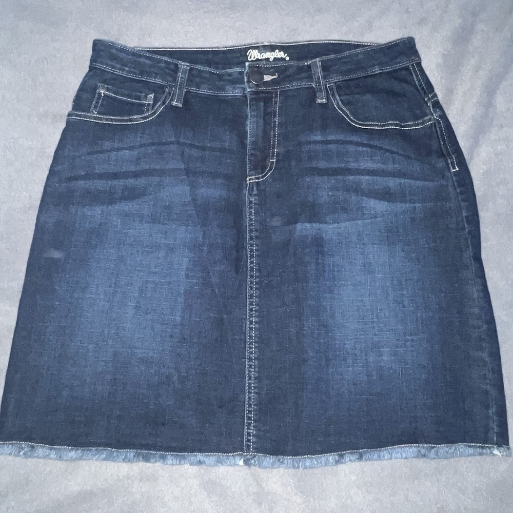 Women's Wrangler Dark Wash Denim Skirt Size 14 Medium Western Raw Hem